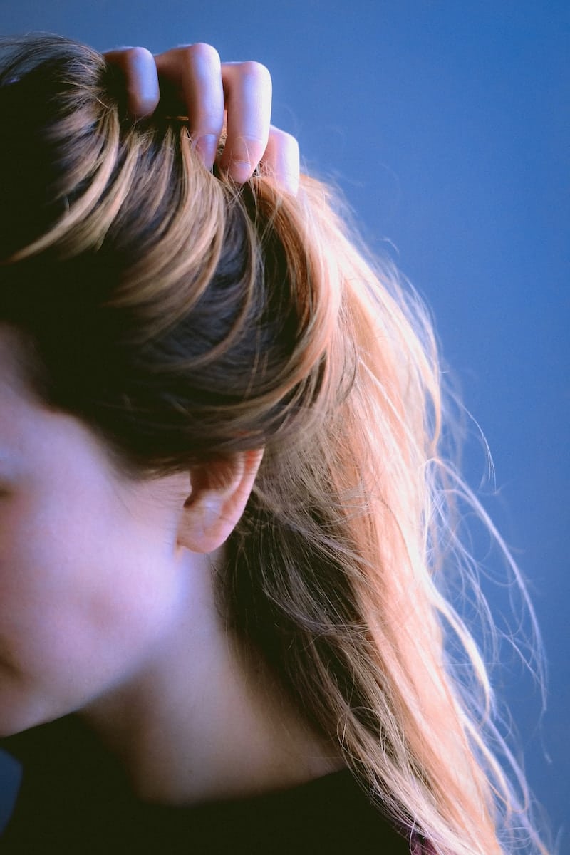 Comment attacher ses cheveux pour obtenir les meilleurs résultats après un lissage brésilien ?