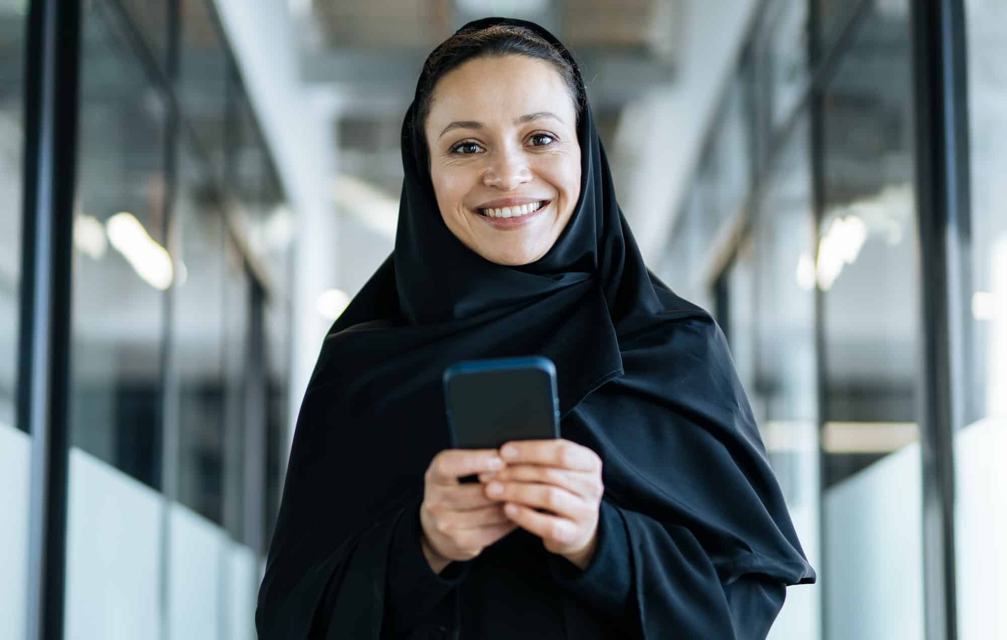 Pourquoi une femme musulmane doit disposer d’une abaya dans sa garde-robe ?